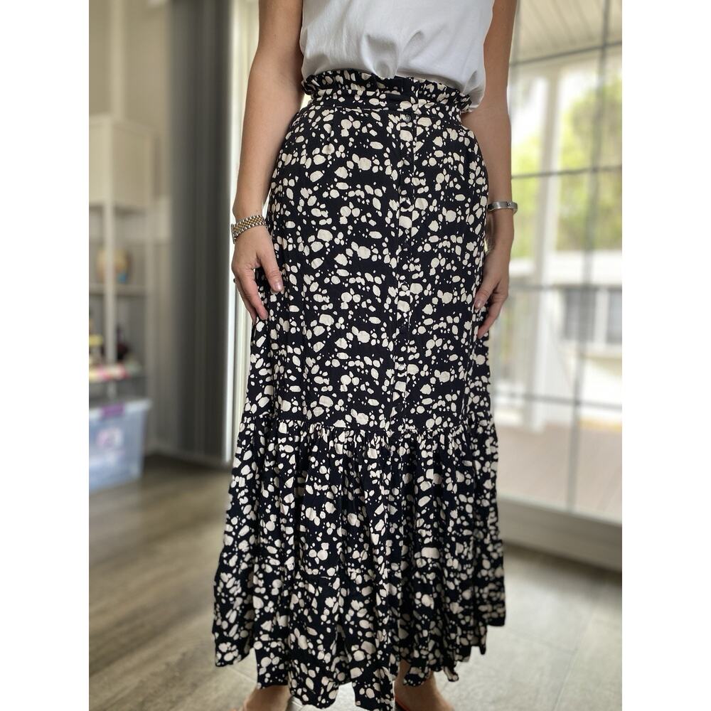 MAYGEL CORONEL Falabella Diseno Latino Maxi skirt with buttons in the front. S